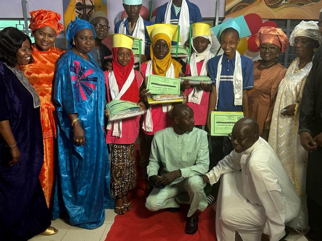 Remise de prix pour les meilleurs eleves de l'établissement scolaire GSTHIASS